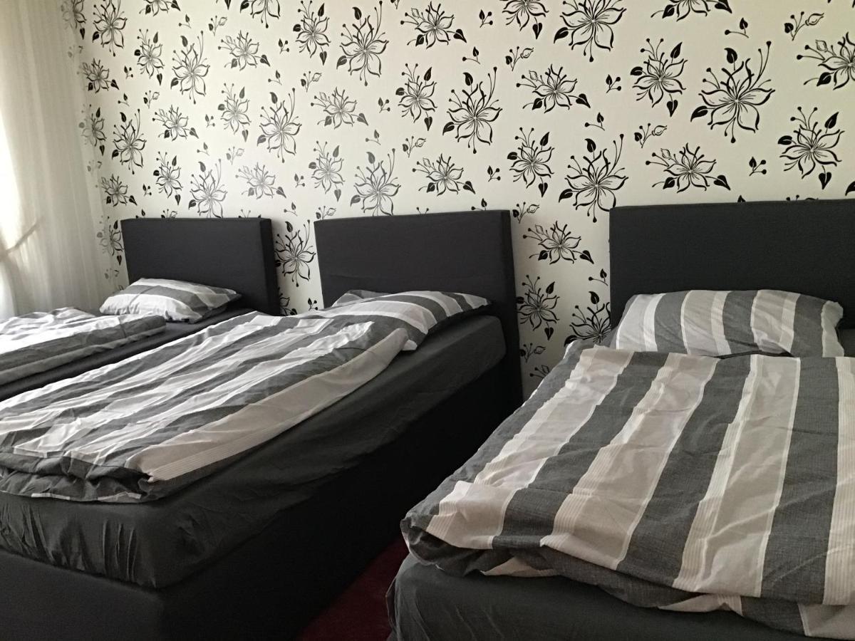 Apartment Bis Zu 8 Einzelbetten Stellplatz Wifi Essen Exterior foto